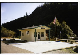 Driving through the Trinity Alps to Oregon