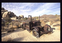 abandonned car