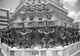 Grand Palace guardians