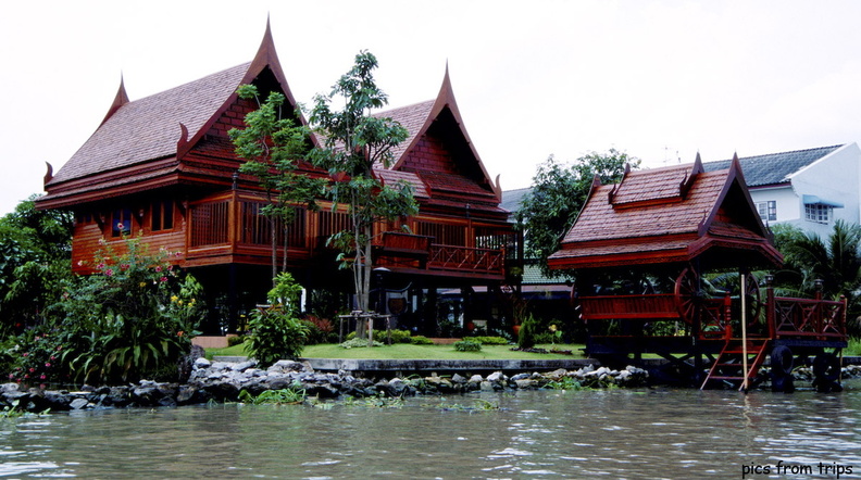 c2003s2101.jpg