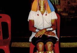 Karenni (long neck) village women