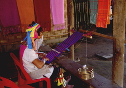 Karenni (long neck) village women