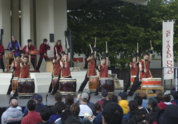 Taiko drummers