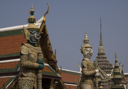 Palace guardians & statues