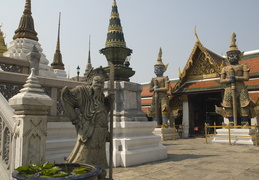 Palace guardians & statues