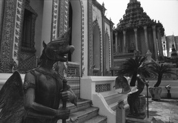 Palace guardians & statues