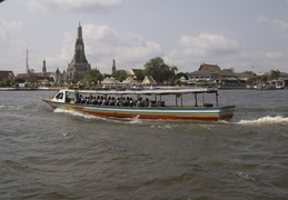 rivertaxi & Wat Arun