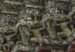 Wat Arun statues and details