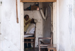 Shave & a haircut, Zanzibar