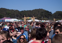 crowds2011d21c006