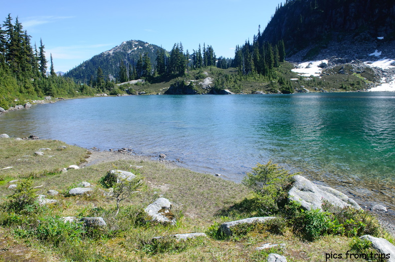 lake2011d24c272.jpg