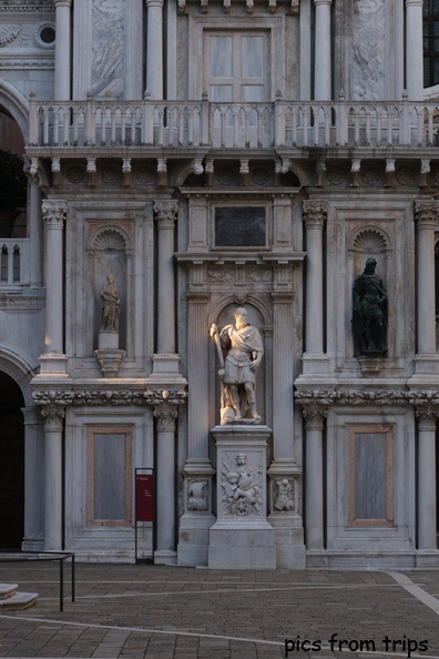 2022d08r485.jpg