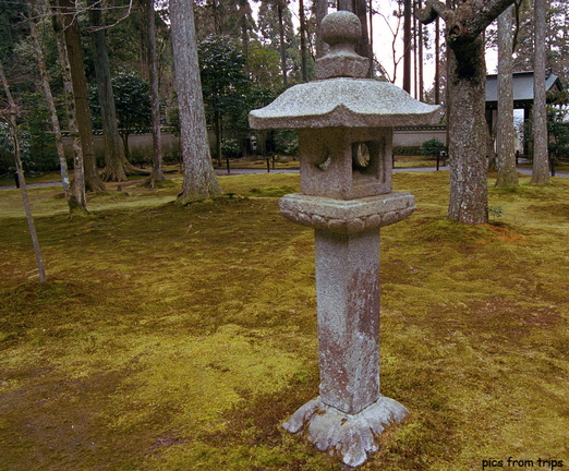 garden lantern, Sanzen-in temple