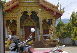 small temple outside of Chiang Mai