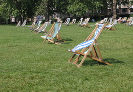 Seats in the sun, Hyde Park